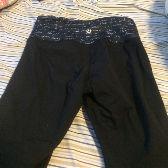Lululemon reversible wunder under crops size 2! ❤️ - Picture 2 of 4