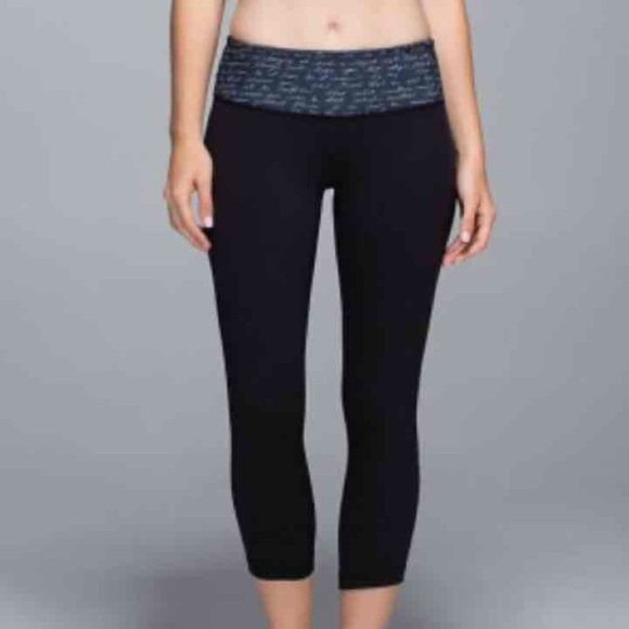 Lululemon reversible wunder under crops size 2! ❤️ - Picture 4 of 4
