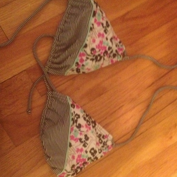 Bikini - Picture 3 of 3