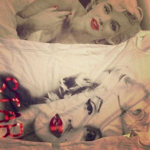 Marilyn Monroe shirts!!! ❤️❤️💋💋 bundle💋💋❤️❤️