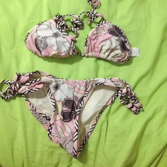 💜 Pink floral print bikini 💜