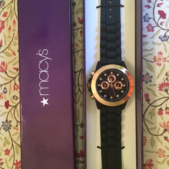 LAST CHANCE FOR ONLY $13💥Black & Gold watch⌚️💕