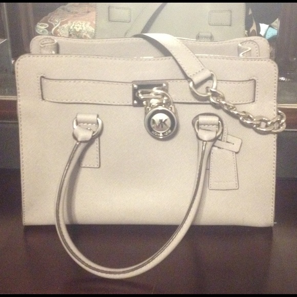 Michael Kors Hamilton Pearl Gray Saffiano