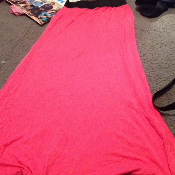 Long skirt - Picture 1 of 2