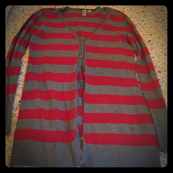 Red & Gray Striped Cardigan 💋