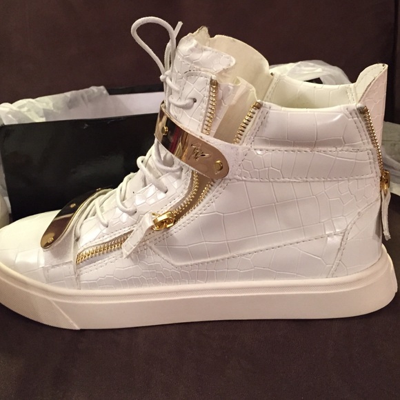 Giuseppe Zanotti size white/gold strap shoe