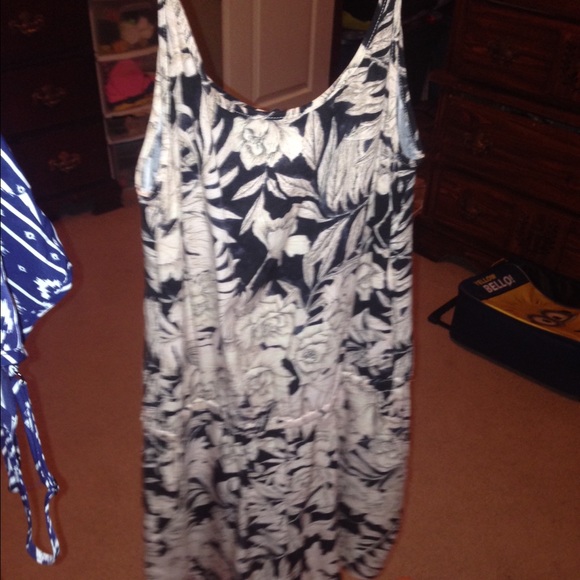 Romper - Picture 2 of 2