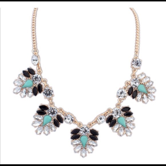 SOLD IN BUNDLE Gorgeous Mint Necklace
