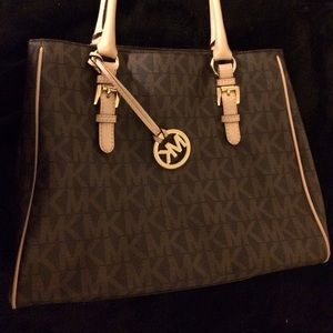 Michael Kors tote.