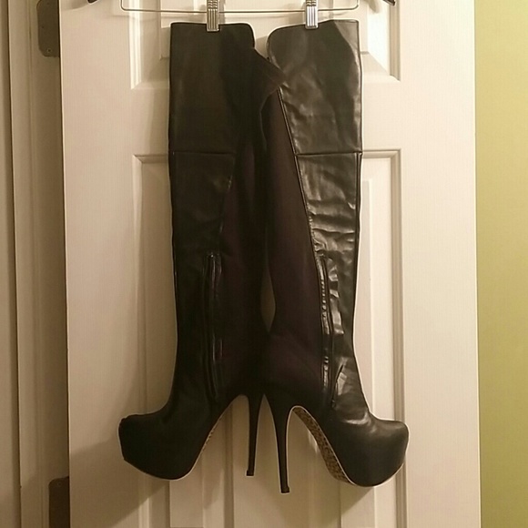 Thigh boots