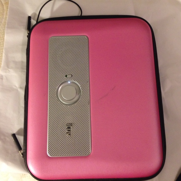 Ipad carry case with built in speaks