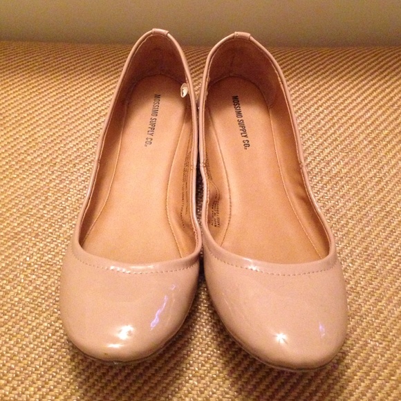 Nude ballet flats