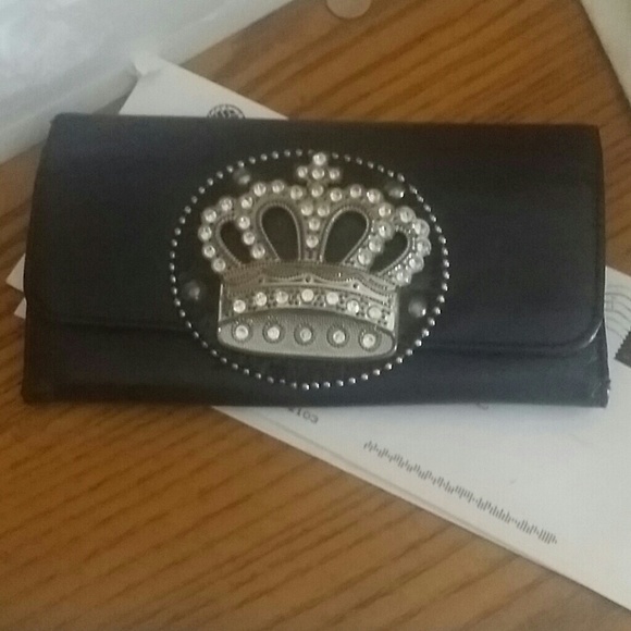 Kathy van Zealand wallet