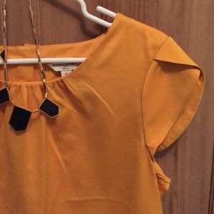 SALE🎊 Silky Yellow Banana Republic Cap Sleeve Top