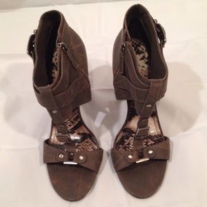 Bundle for @anjornelas