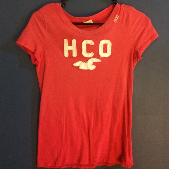 Large Hollister tee
