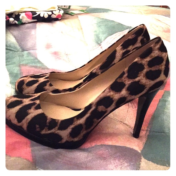 Nine West Shoes - Nine West pumps (never worn)