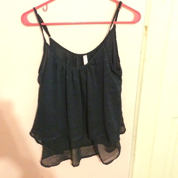 Pretty navy top