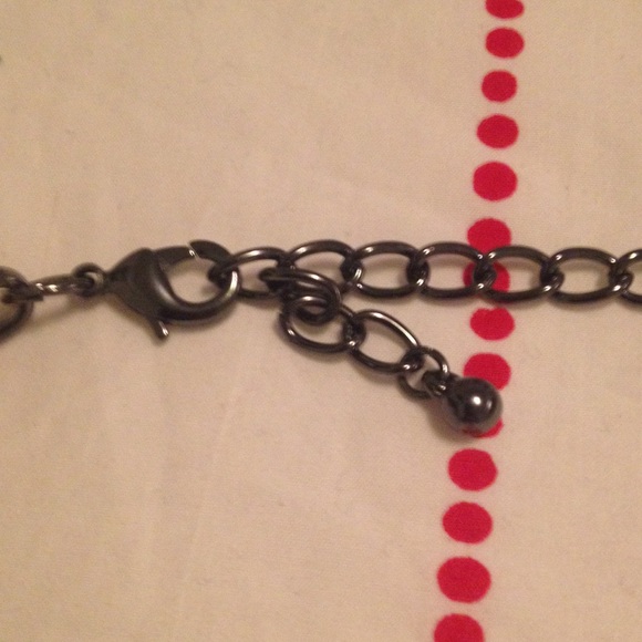 Statement necklace in gunmetal - Picture 4 of 4