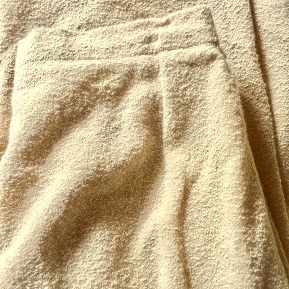 Escada honey butter color wool blend pencil skirt - Picture 5 of 6