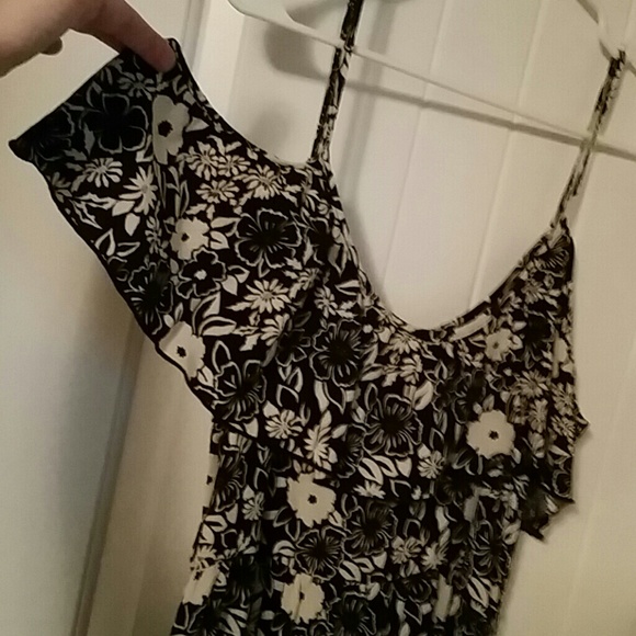 Cute spring mini dress - Picture 2 of 3