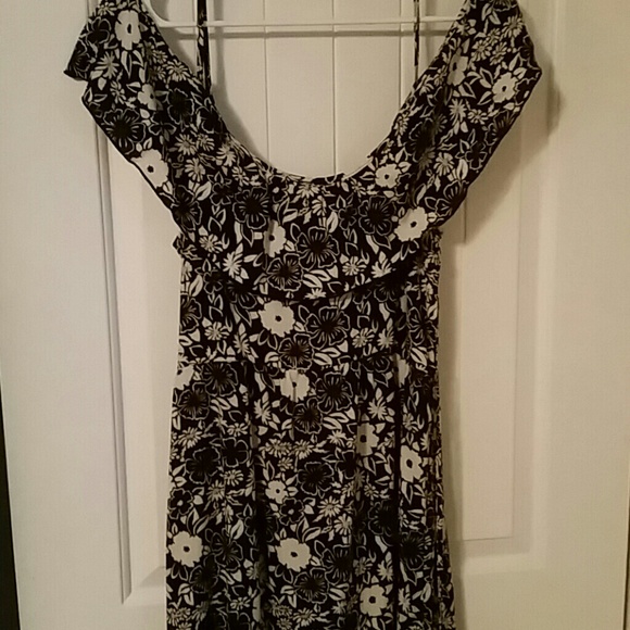 Cute spring mini dress - Picture 3 of 3