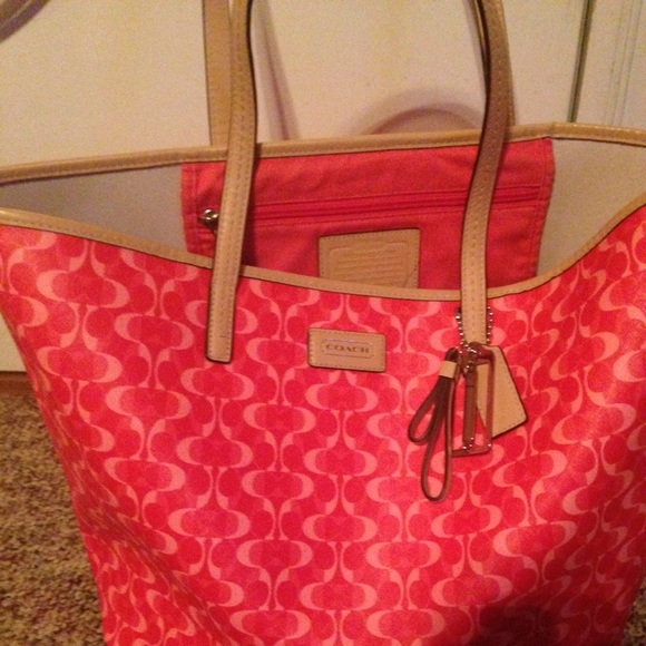 Coral XL Hampton Coach bag