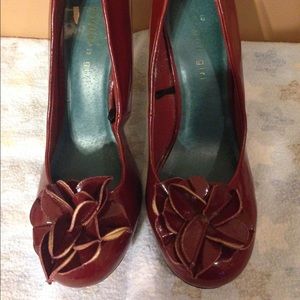 Madden girl pumps, deep red