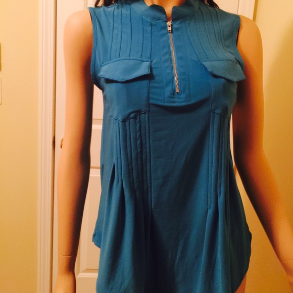 Top💙🌀 - Picture 2 of 3