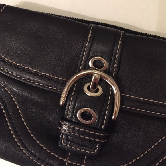 Coach wristlet - Picture 2 of 4