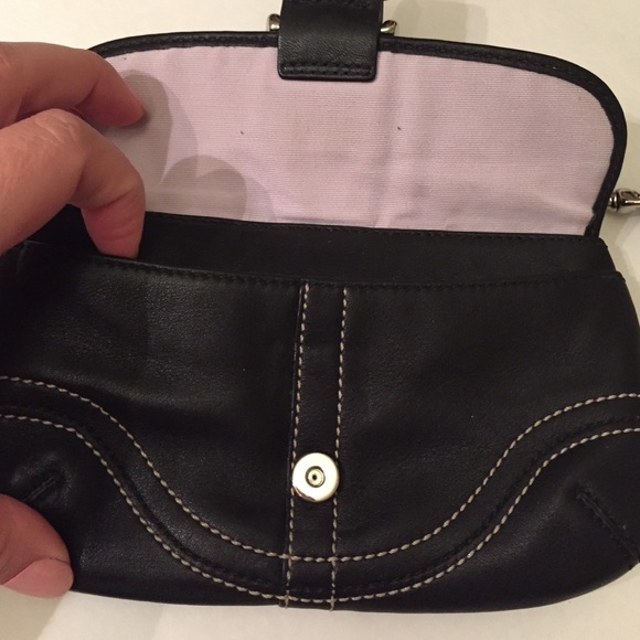 Coach wristlet - Picture 4 of 4
