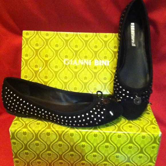 Gianni Bini flats