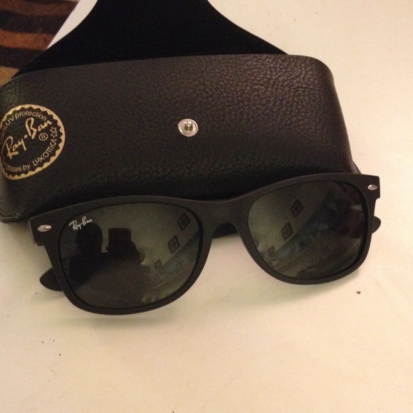Rayban wayfarer sunglasses RB2132