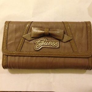 Guess wallet tan
