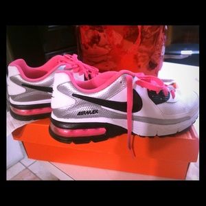 Women's Nike Air Max Captivate