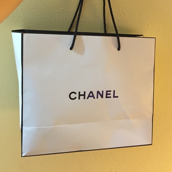 CHANEL - Chanel white shopping bag from Cathy's closet on