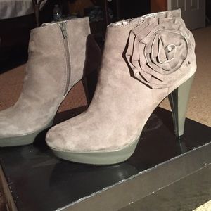Steven Madden grey booties