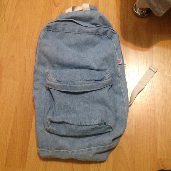 Backpack - Picture 3 of 3