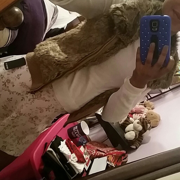 No sleeve little fur jacket - Picture 1 of 4