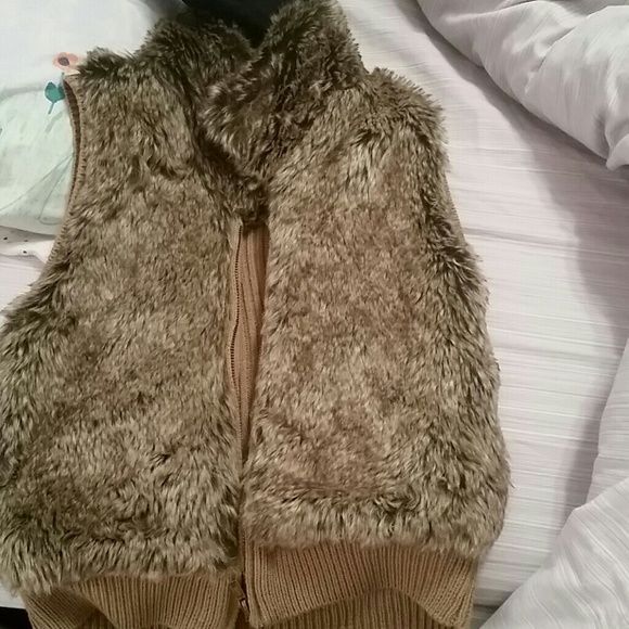 No sleeve little fur jacket - Picture 2 of 4