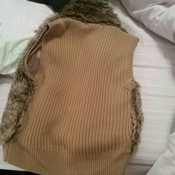 No sleeve little fur jacket - Picture 3 of 4