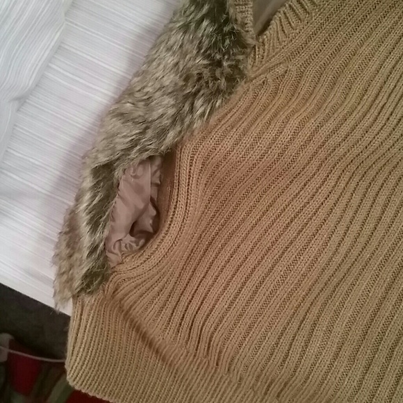 No sleeve little fur jacket - Picture 4 of 4