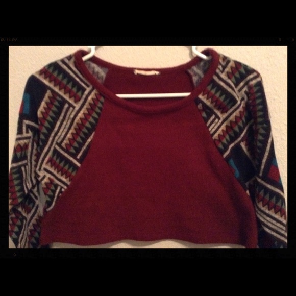 Tribal print long sleeve cropped top
