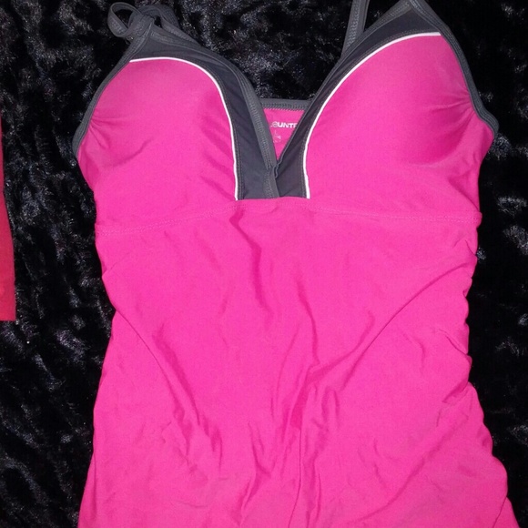 ❌Sold🚫✨NWOT free country swim top!