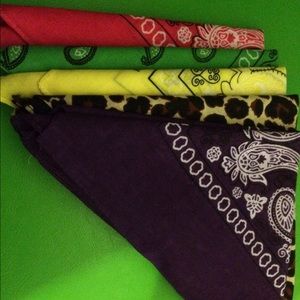 4 bandanas