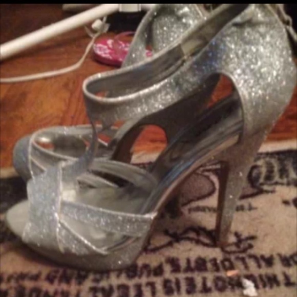 Silver glitter pump sz 8 euc
