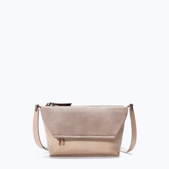 Zara Handbags - 🎉HOST PICK🎉Zara messenger bag with zip(8536)