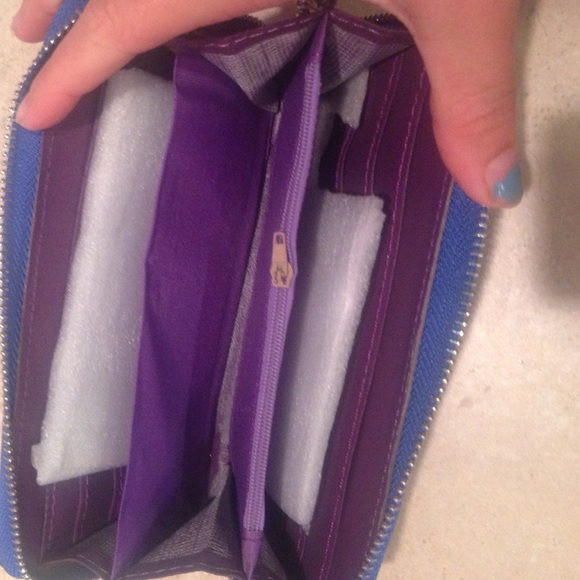 Blue shimmer wristlet NEW - Picture 2 of 4