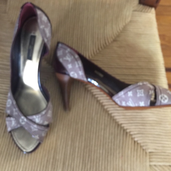 Louis Vuitton leather and monogram heel - Picture 2 of 3