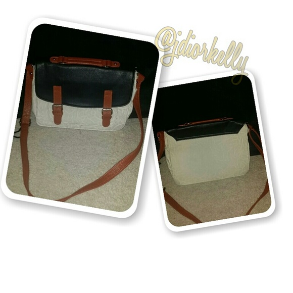 NWOT Foreign Exchange Bag